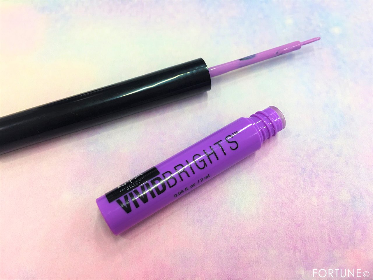 NYX（ニックス）ビビッドブライト アイライナー