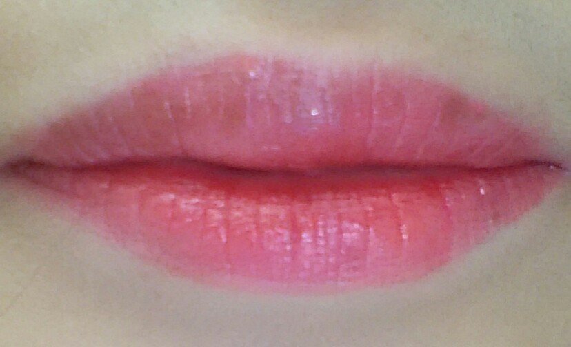 赤リップ　ブラシ付け