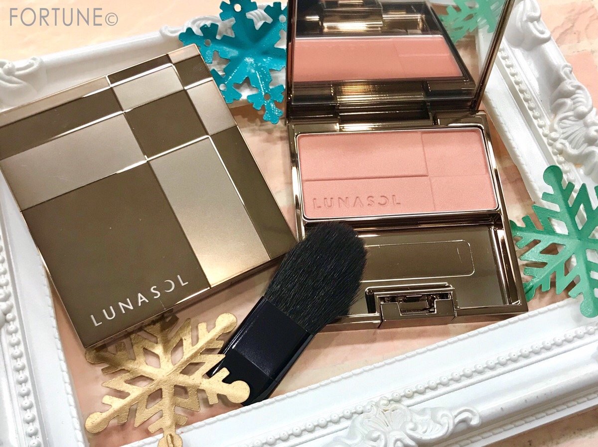 ルナソル　The Beige「カラーリングシアーチークス」