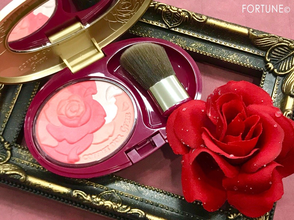 コフレドール グラン　「ライブリーアップチークス」