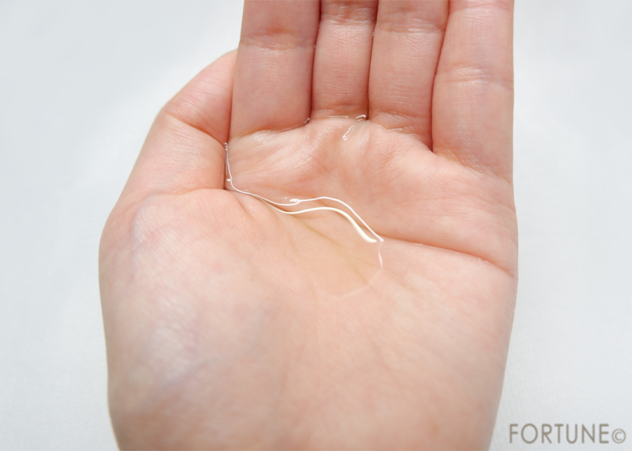 フローラノーティス　ジルスチュアート　ボディオイル　ホワイトローズ　質感