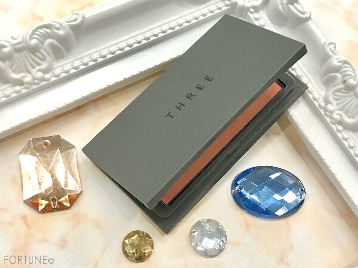 THREE「チーキーシークブラッシュ」　15 SWEET CHILD