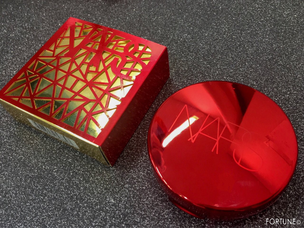 NARS（ナーズ）2019春新作 アクアティックグロー クッションコンパクト スペシャルエディションケース