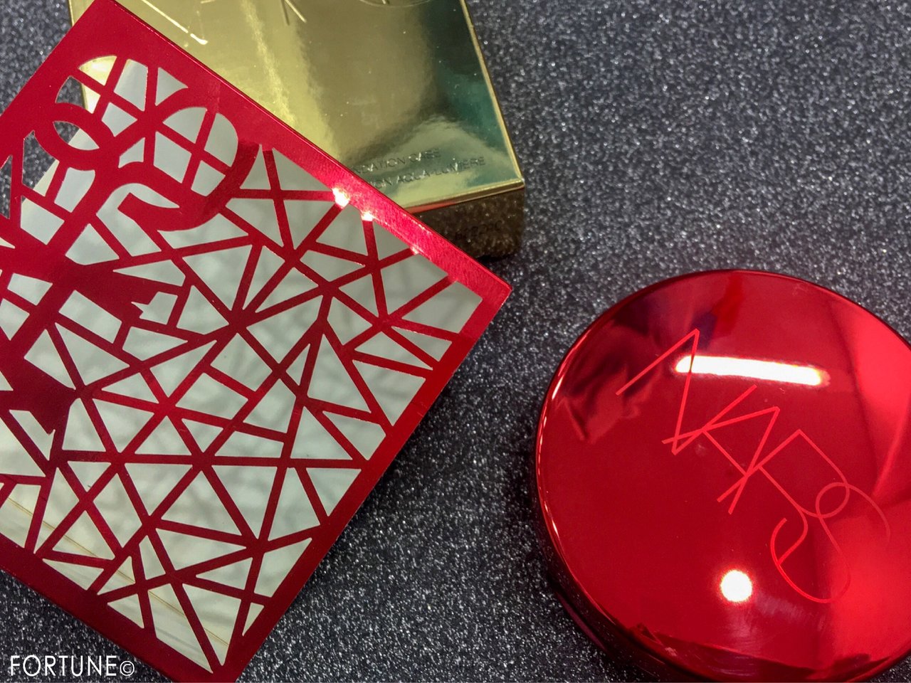 NARS（ナーズ）2019春新作 アクアティックグロー クッションコンパクト スペシャルエディションケース