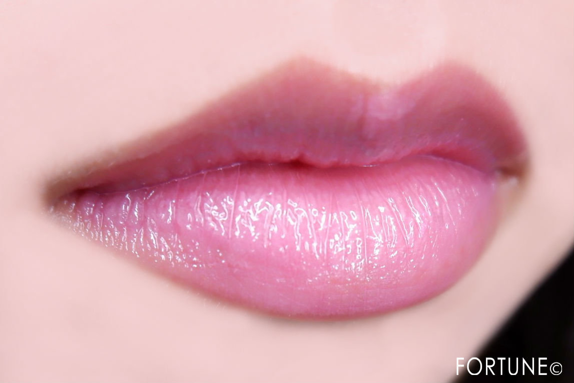 YSL「ヴォリュプテ ウォーター カラーバーム」No.18 ラッシュ ミー ピンク　使用感