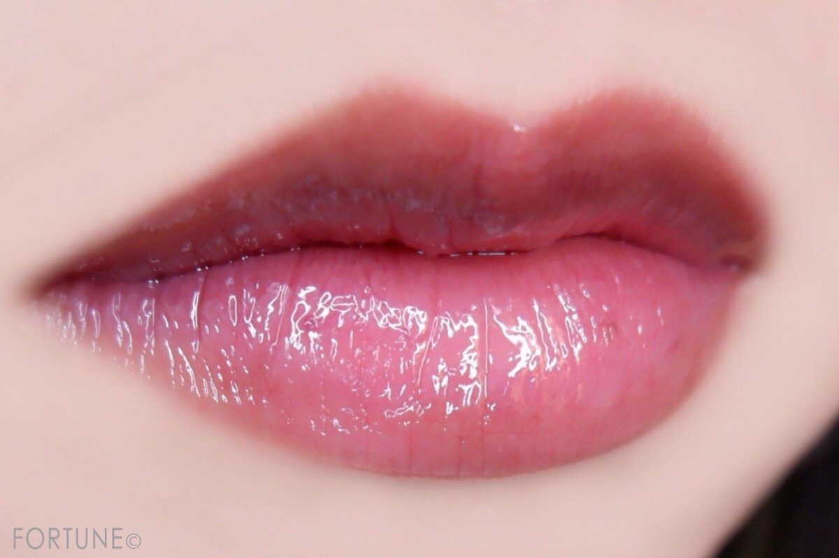 KANEBO　2019春夏新作　「リクイドニュアンスルージュ」　03 Breaking dawn　使用感