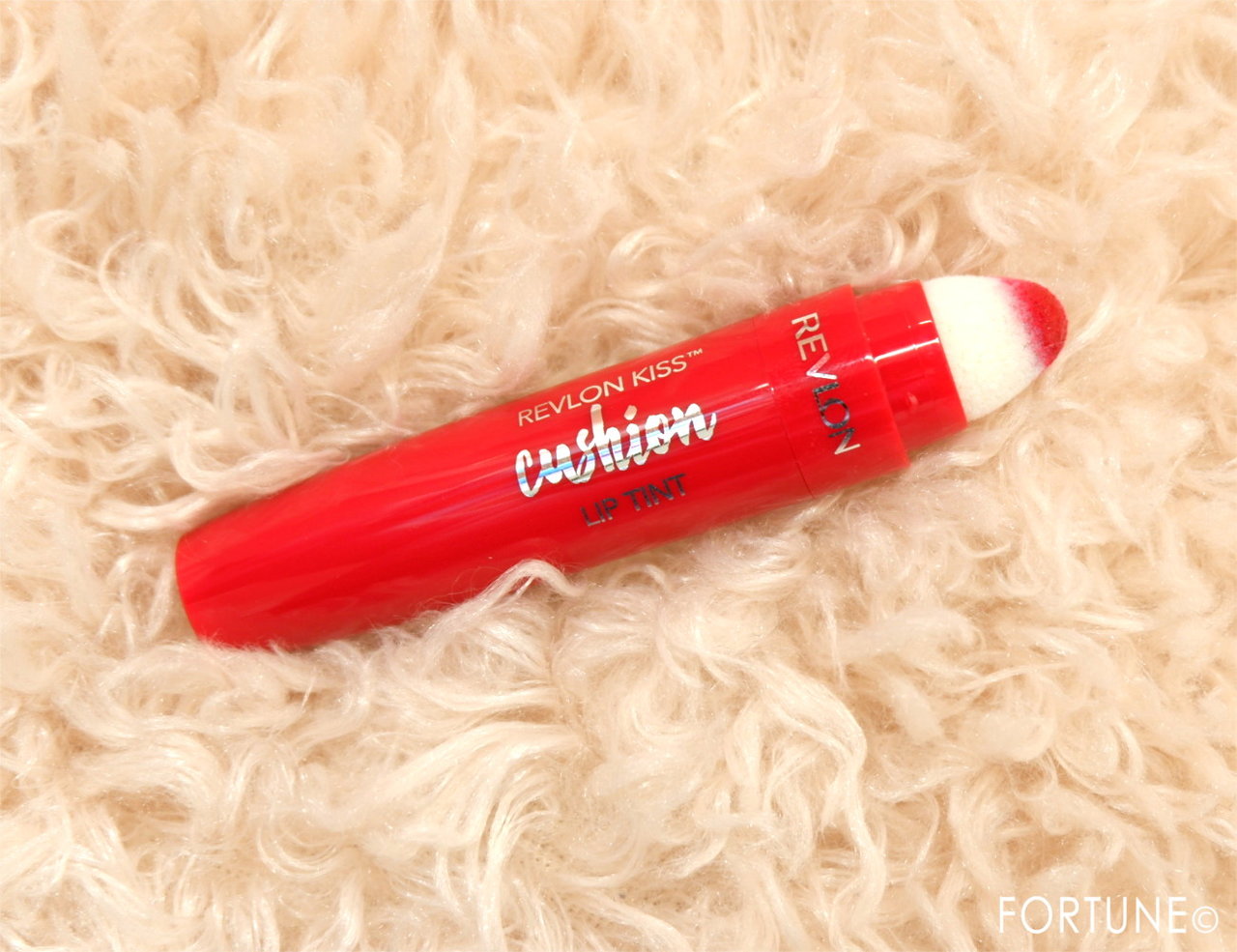 レブロン「キスクッションリップティント」260 CRIMSON FEELS