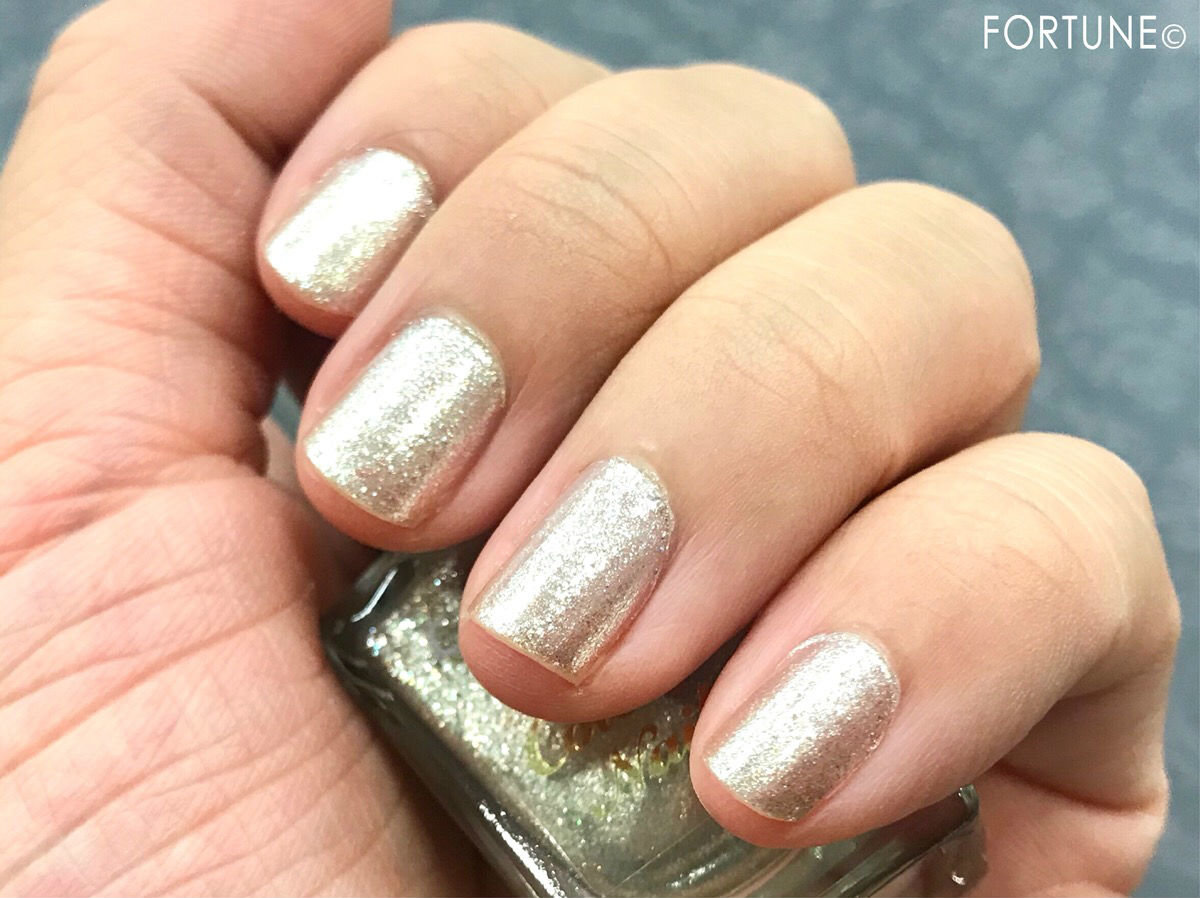 CANMAKE（キャンメイク）　「カラフルネイルズ」　N20ゴールデンビジュー　使用感