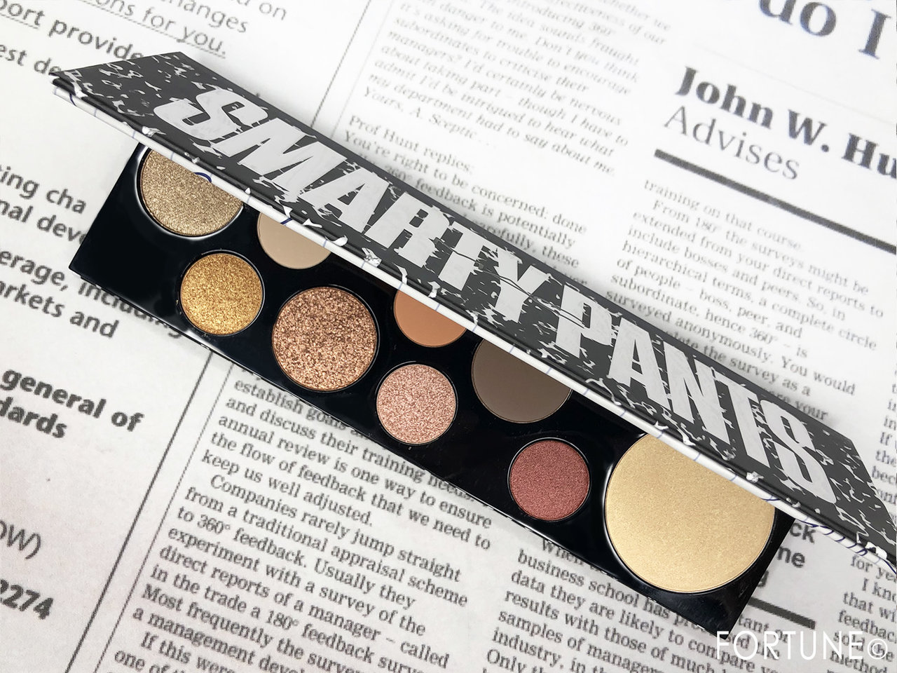 M•A•C　新作コスメ「ガールズアイシャドウパレット」スマーティーパンツ