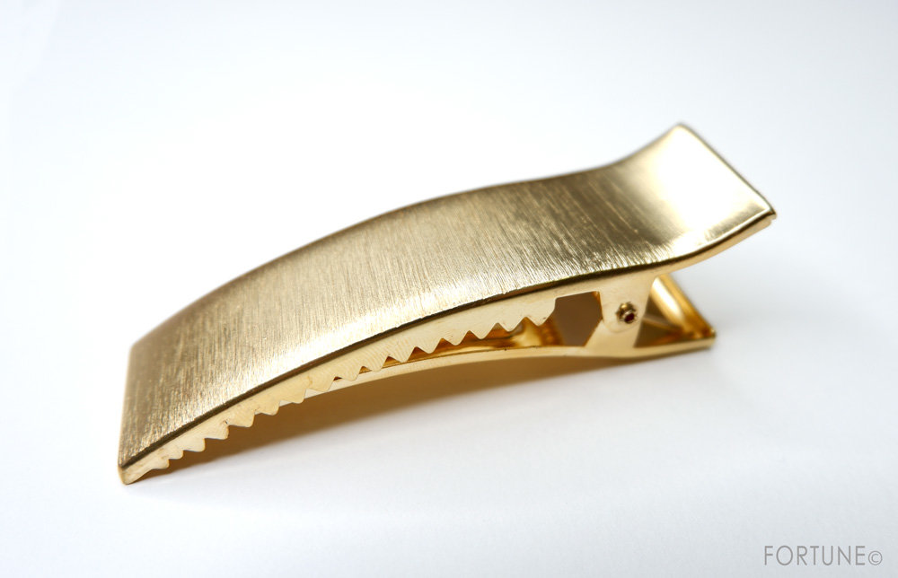 【貝印「ゴールドヘアクリップ」】