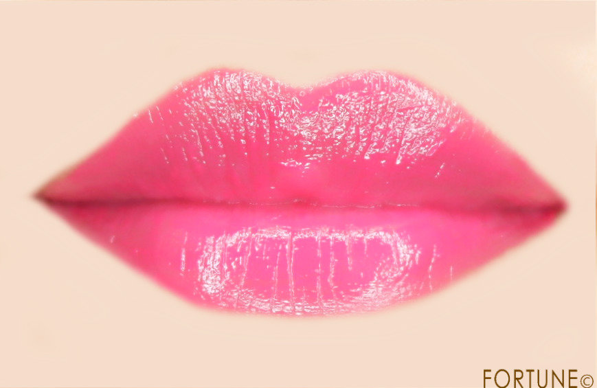 バレンタインコレクション　ジルスチュアート ストロベリーホイップ ルージュ