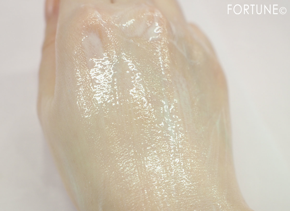 ベネフィアンス「リンクル スムージングデーエマルジョン」スウォッチ