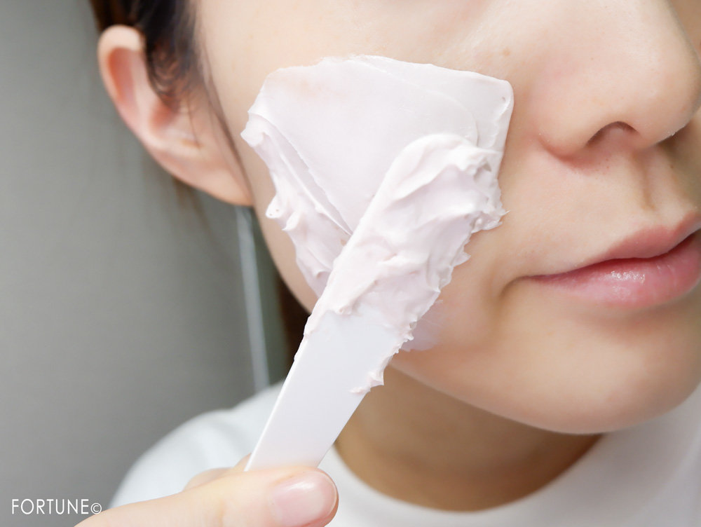 ハリウッド化粧品　オーキッド ピックアップクリーム　付け心地