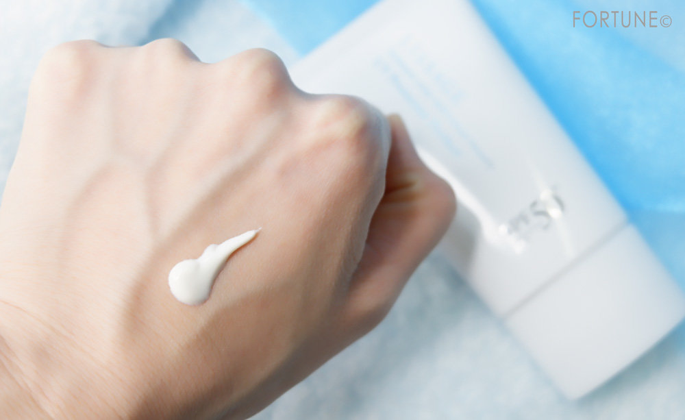 カネボウ化粧品　LISSAGE（リサージ）「リサージ　UVプロテクターパーフェクト」テクスチャー