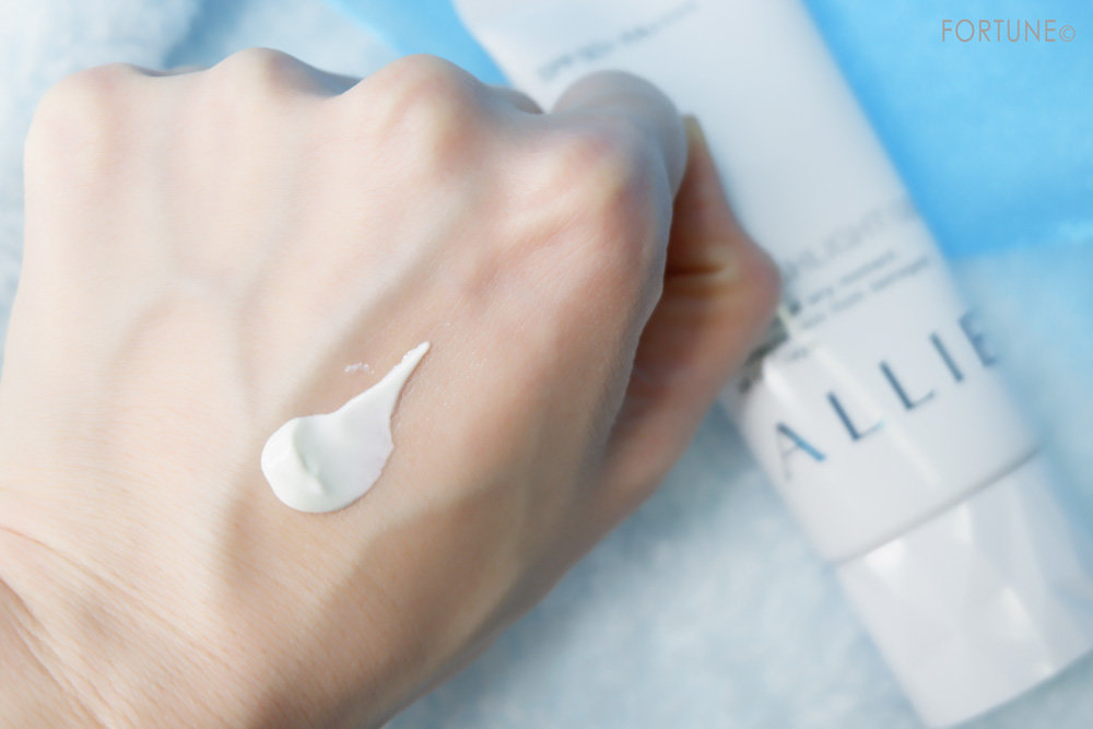 カネボウ化粧品　ALLIE（アリィー）「アリィー　エクストラUV ハイライトジェル」テクスチャー