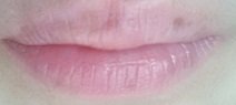 素の唇