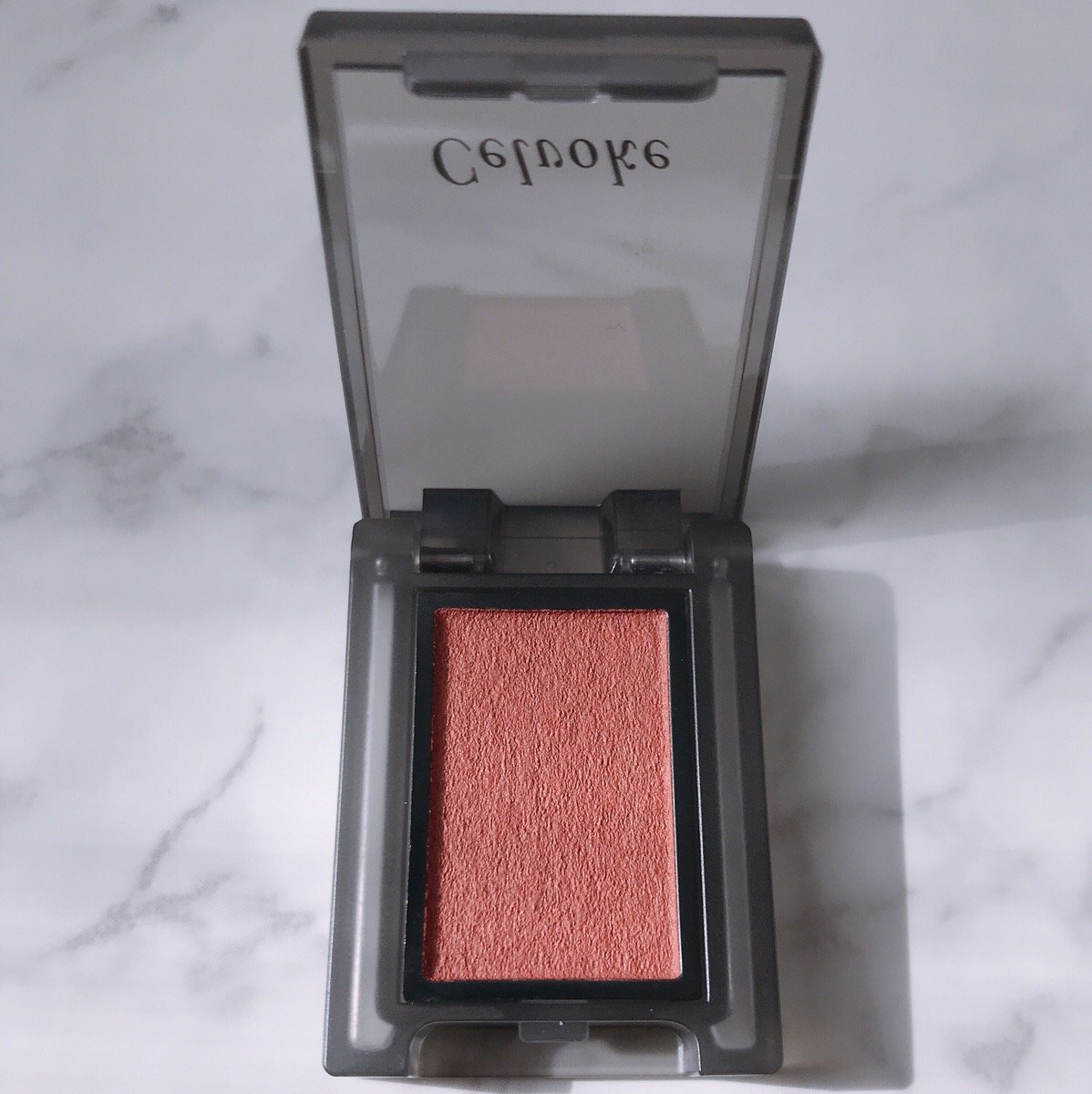 セルヴォーク　Celvoke　30代　40代　メイク　カッパーレッド　シングルアイシャドウ　ヴォランタリーアイズ　アイシャドウ　オレンジアイ　26　シャドウ