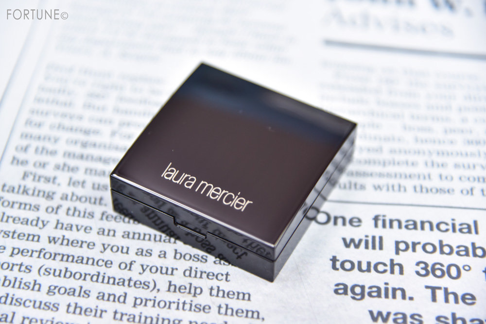 レフ板パウダー/ローラ メルシエ「シークレット ブラーリング パウダー フォー アンダー アイズ」