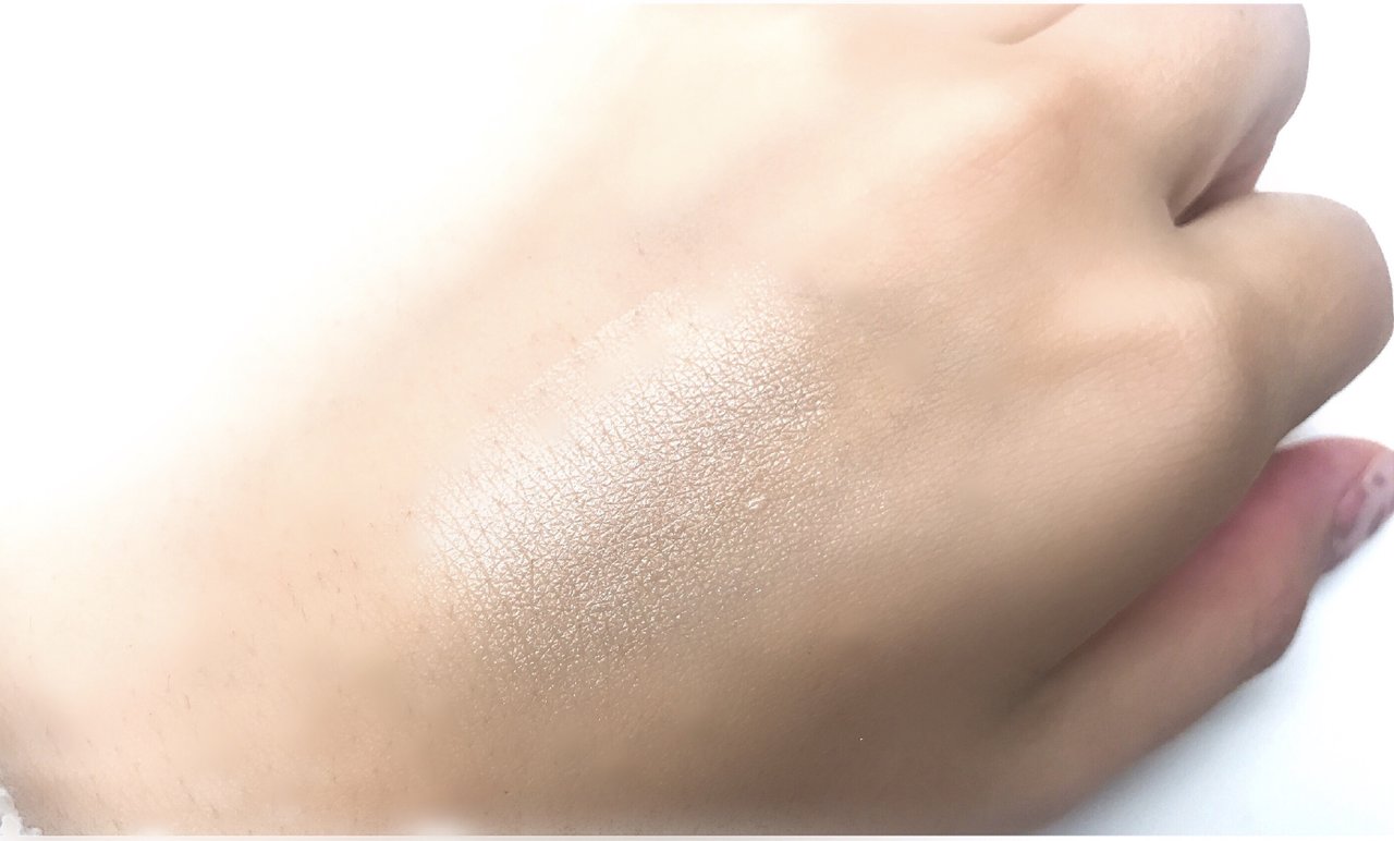 自撮り スウォッチ ローラメルシエ ハイライト