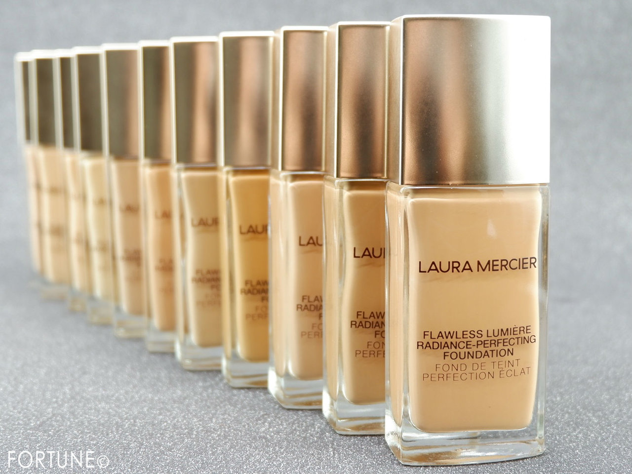 ローラ メルシエ フローレス ルミエール ラディアンス パーフェクティング ファンデーション