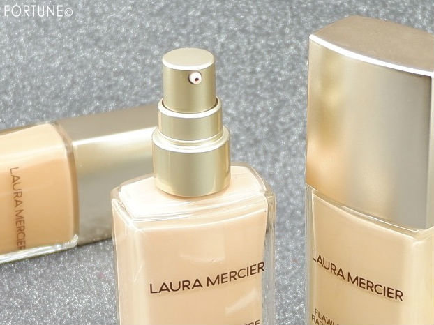 ローラ メルシエ フローレス ルミエール ラディアンス パーフェクティング ファンデーション