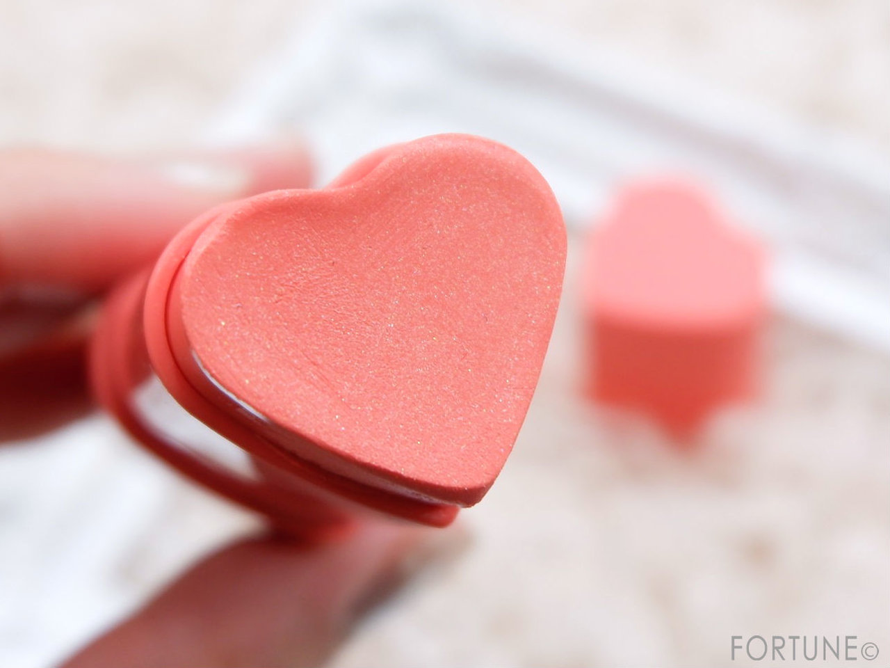 オピュ「ハートオン ザ チーク」CR01