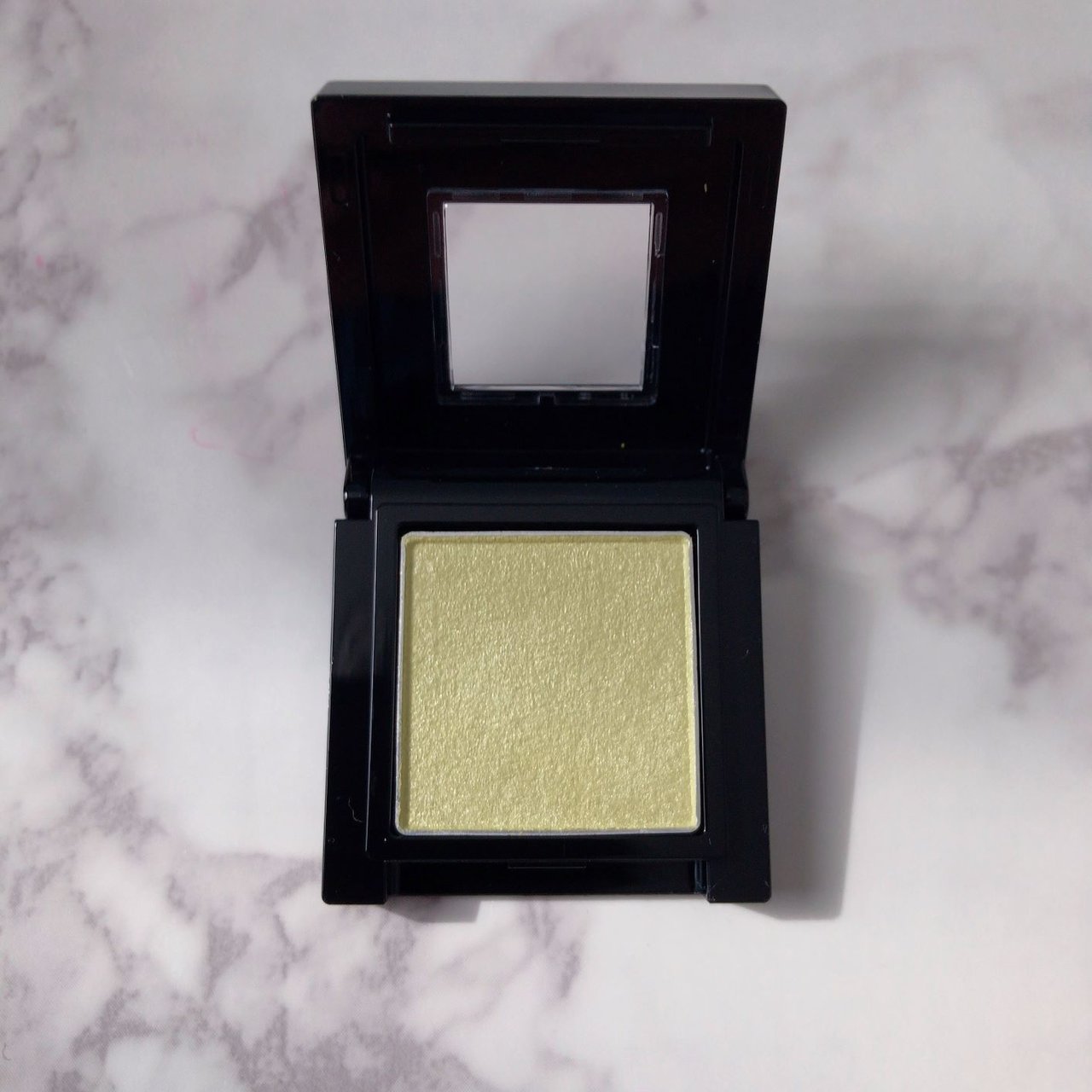 Visee　ヴィセ　AVANT　アヴァン　メイク　メイクカラー　30代　40代　リキッドアイカラー　リップスティック　シングルアイカラー　保湿　リシェ　アイブロウパウダー　KOSE　コーセー　老け　リップカラー　アイシャドー　アイブロウ　