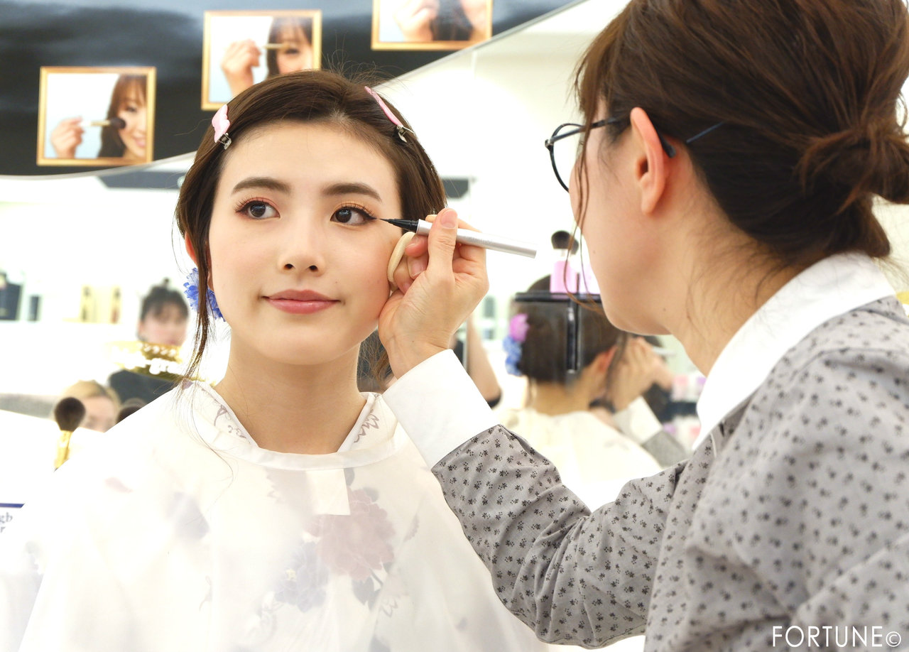 濱田あおいさん　「キワミフデ リキッドアイライナー」　メイクアップ