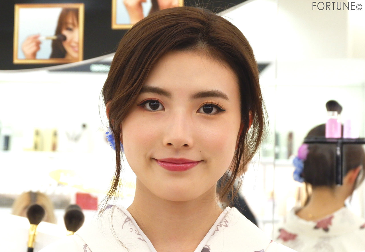 濱田あおいさん　「キワミフデ リキッドアイライナー」　メイクアップ