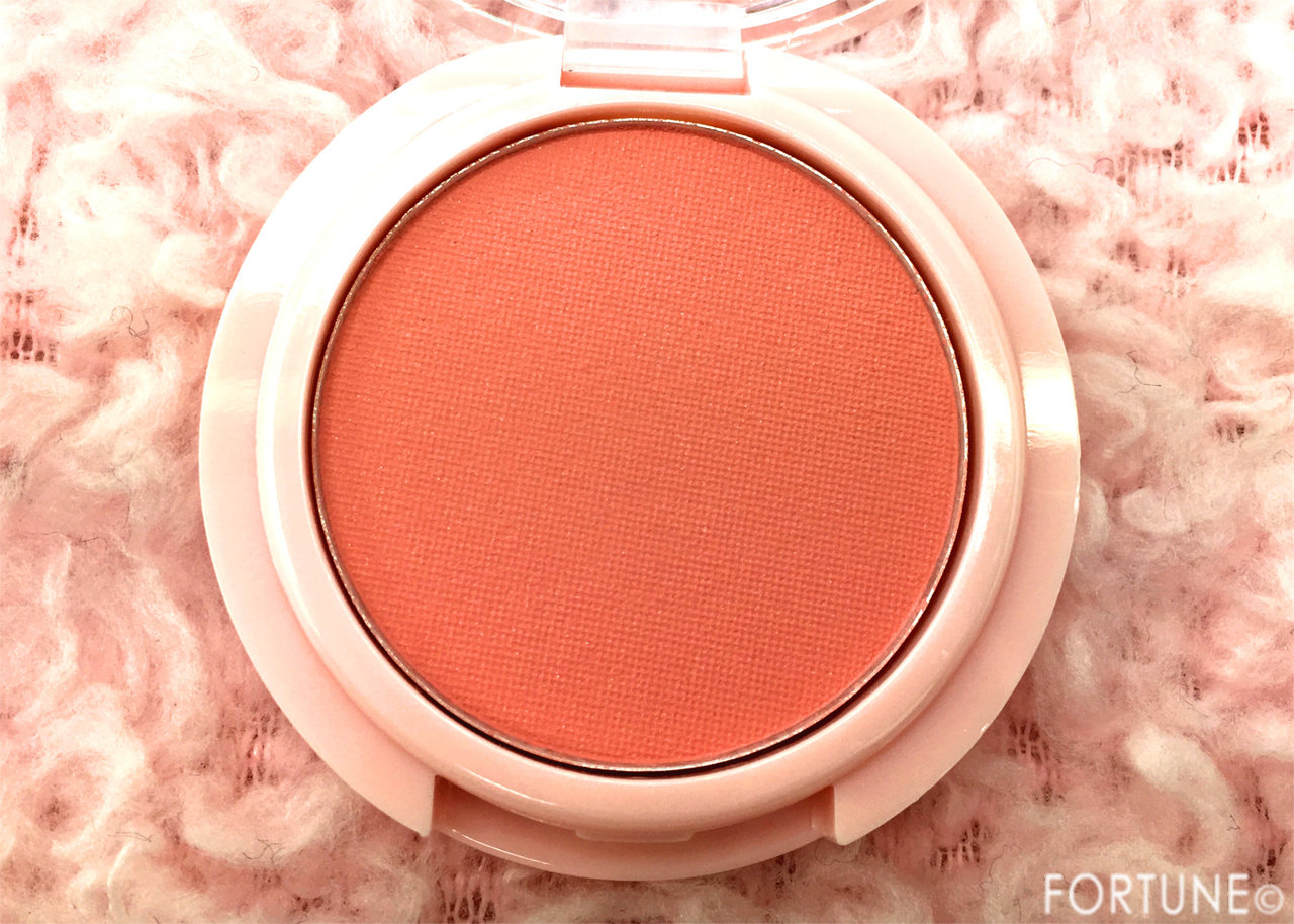 100均コスメ　ダイソー　BKTチーク　01ピーチピンク