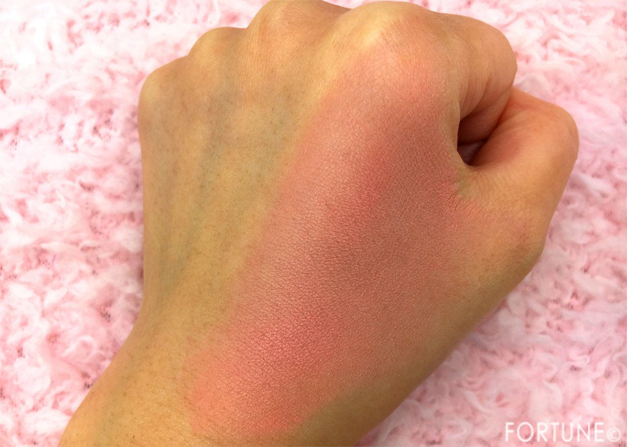 100均コスメ　ダイソー　BKTチーク　01ピーチピンク