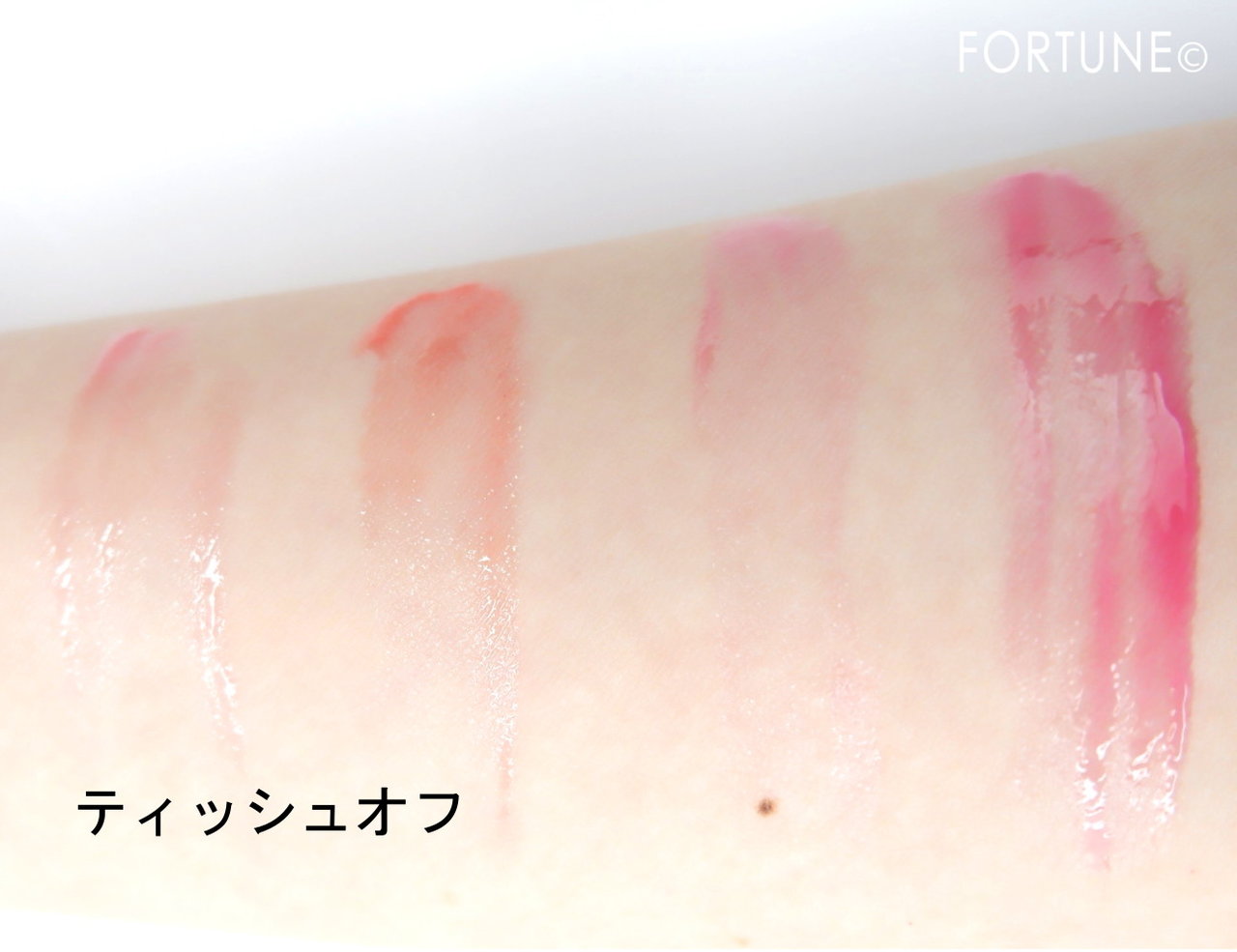 ダイソー×キティコラボ「リップグロスT」スウォッチ