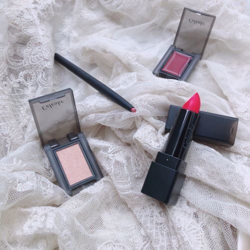 セルヴォーク「ディグニファイド リップス」「シュアネス アイライナーペンシル」「ヴォランタリーアイズEX」