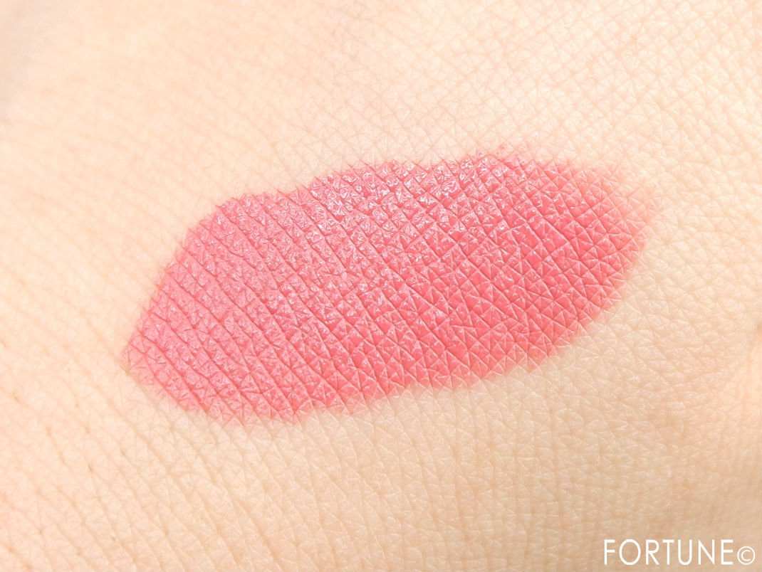 ロレアル パリ　透け感マットリップ「ルージュシグネチャー」全9色