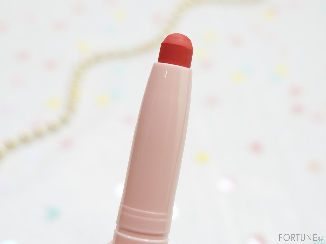 WHOMEE（フーミー）「マットリップクレヨン」