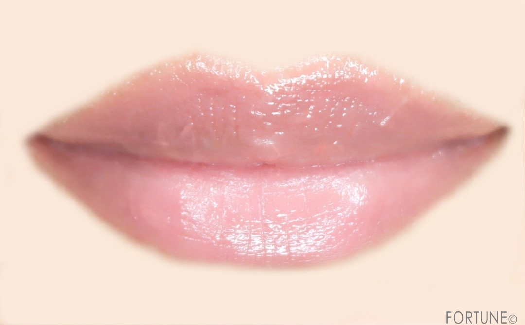 レブロン キス プランピング リップ クリーム　限定色　505 アプリコット シルク　2019春新作