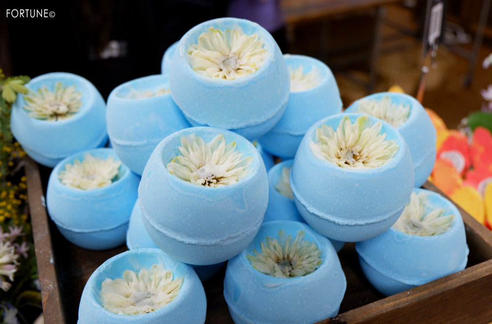 LUSH バスボム