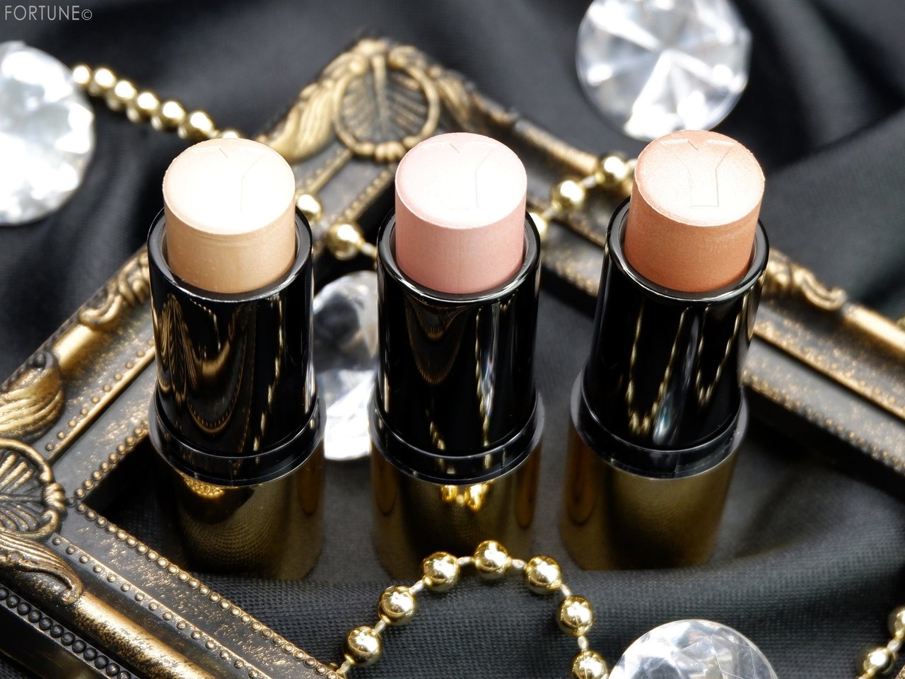 YSL「ラディアント タッチ シマー スティック」