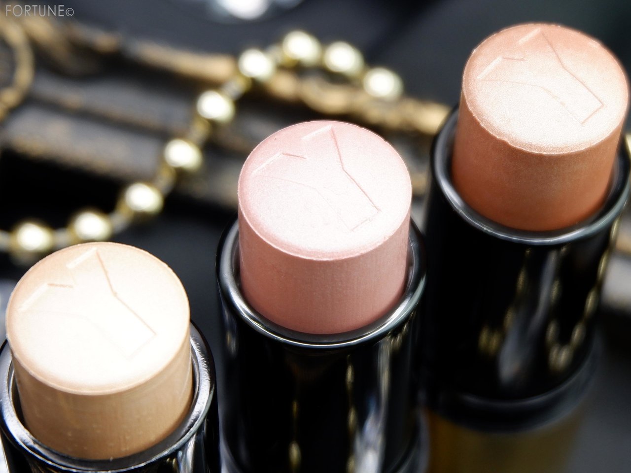 YSL「ラディアント タッチ シマー スティック」