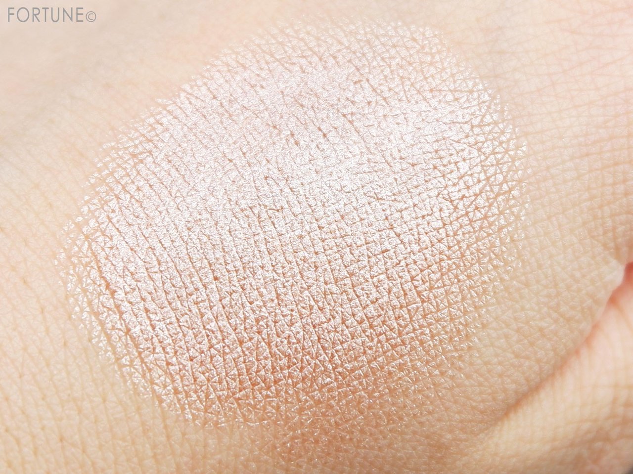 YSL「ラディアント タッチ シマー スティック」