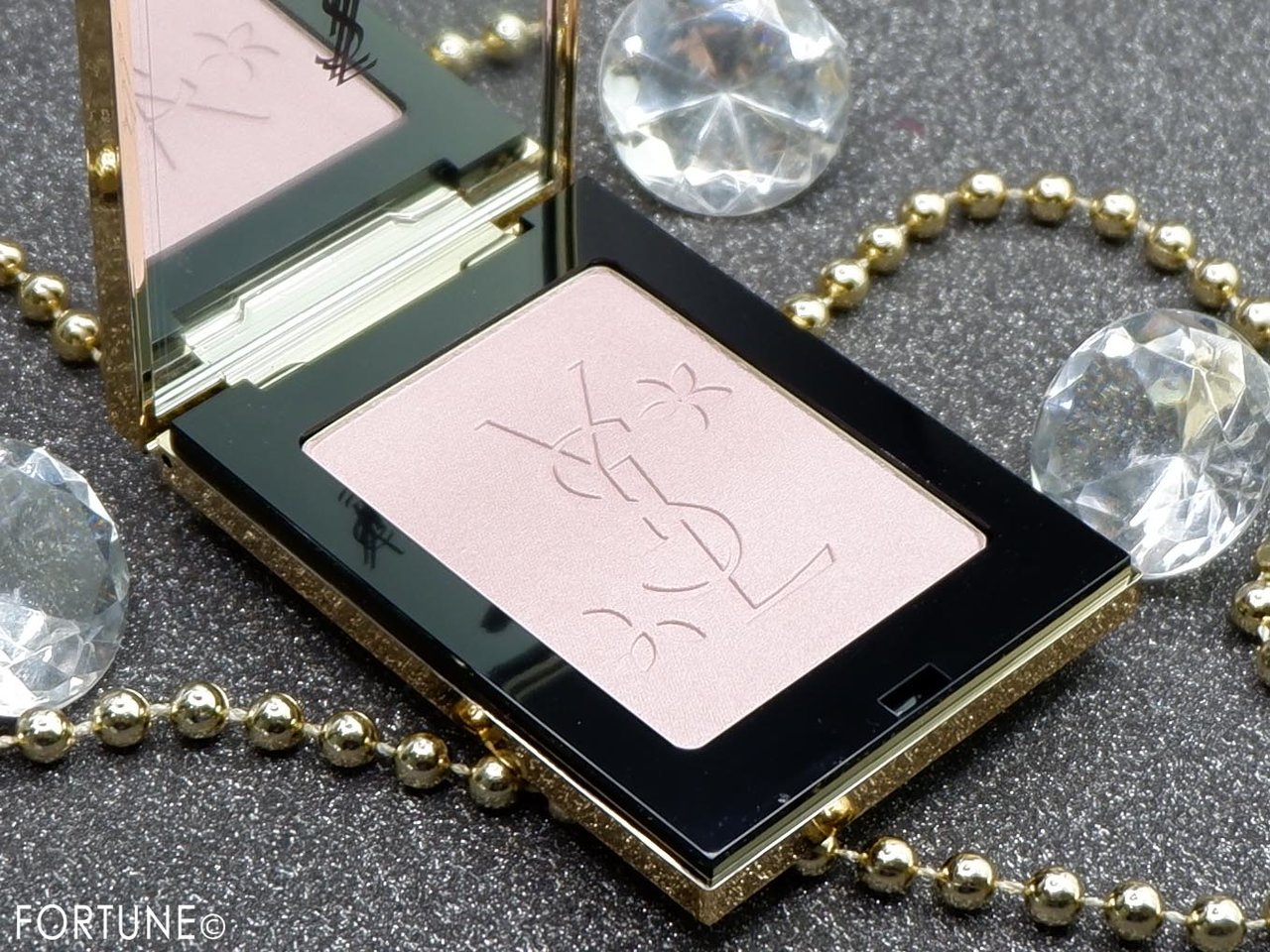 YSL「フェイスパレット モン パリフローラル」