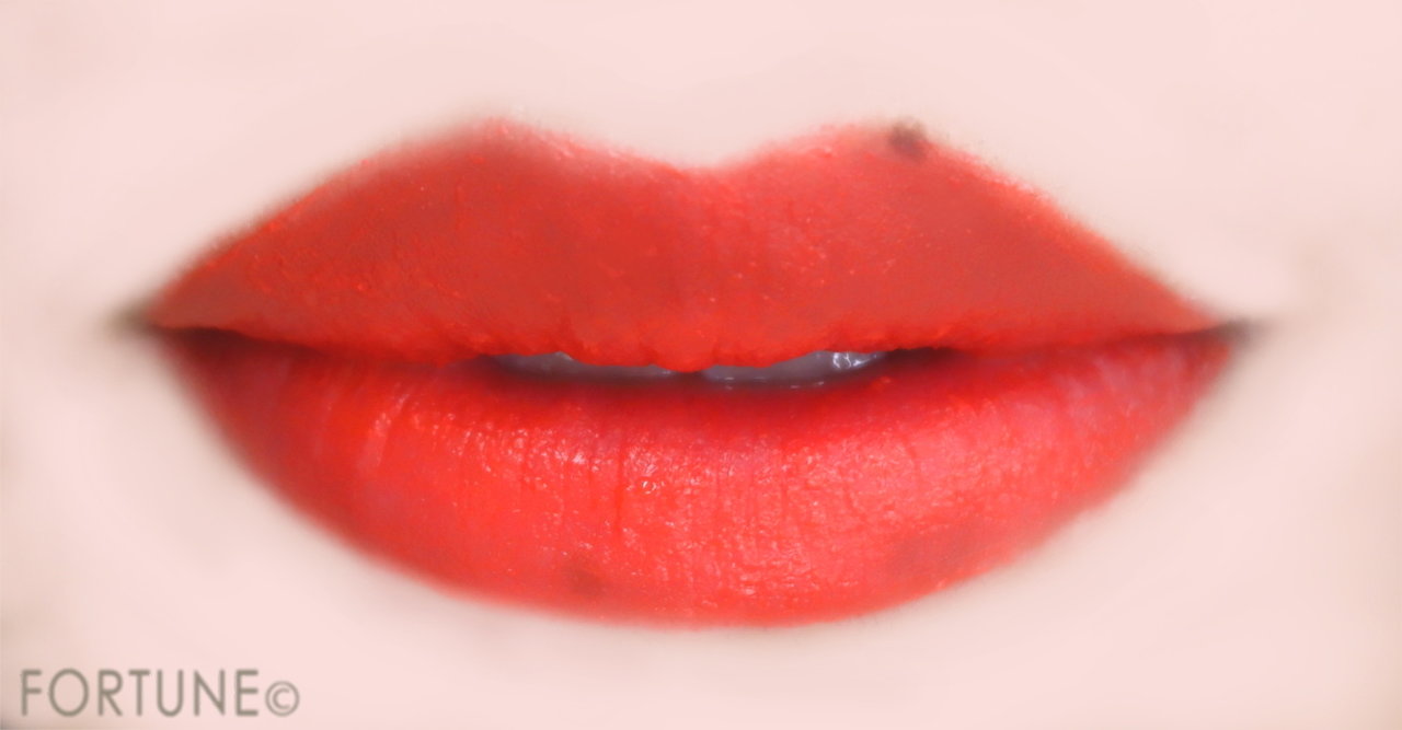 CHANEL（シャネル）ルージュ アリュール リクィッド パウダー　962エレクトリック ブロッサム