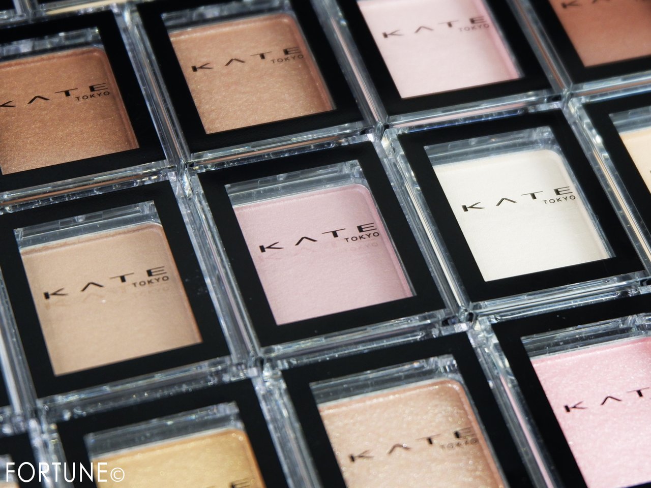 KATE　単色アイシャドウ「ケイト ザ アイカラー」