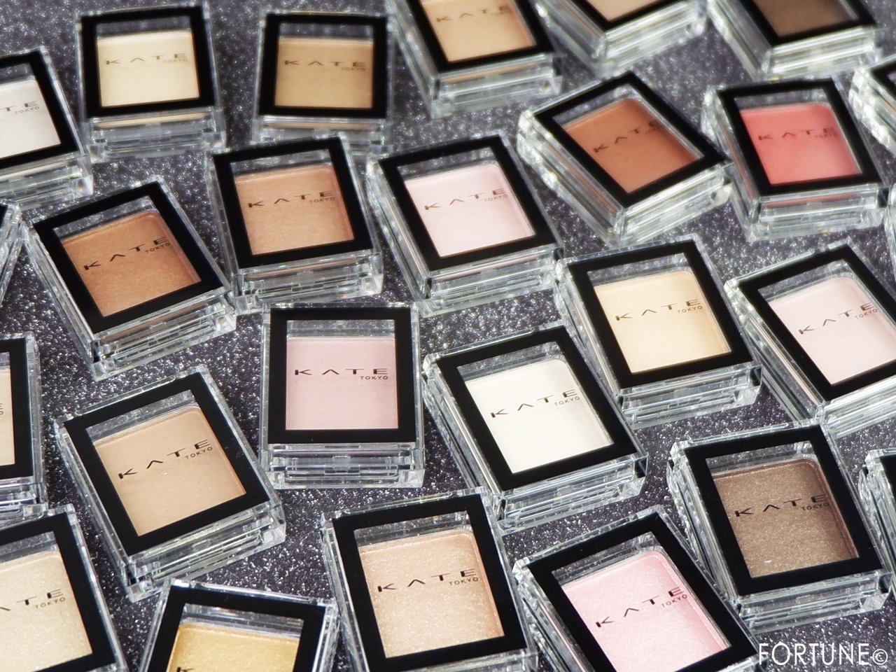 KATE　単色アイシャドウ「ケイト ザ アイカラー」