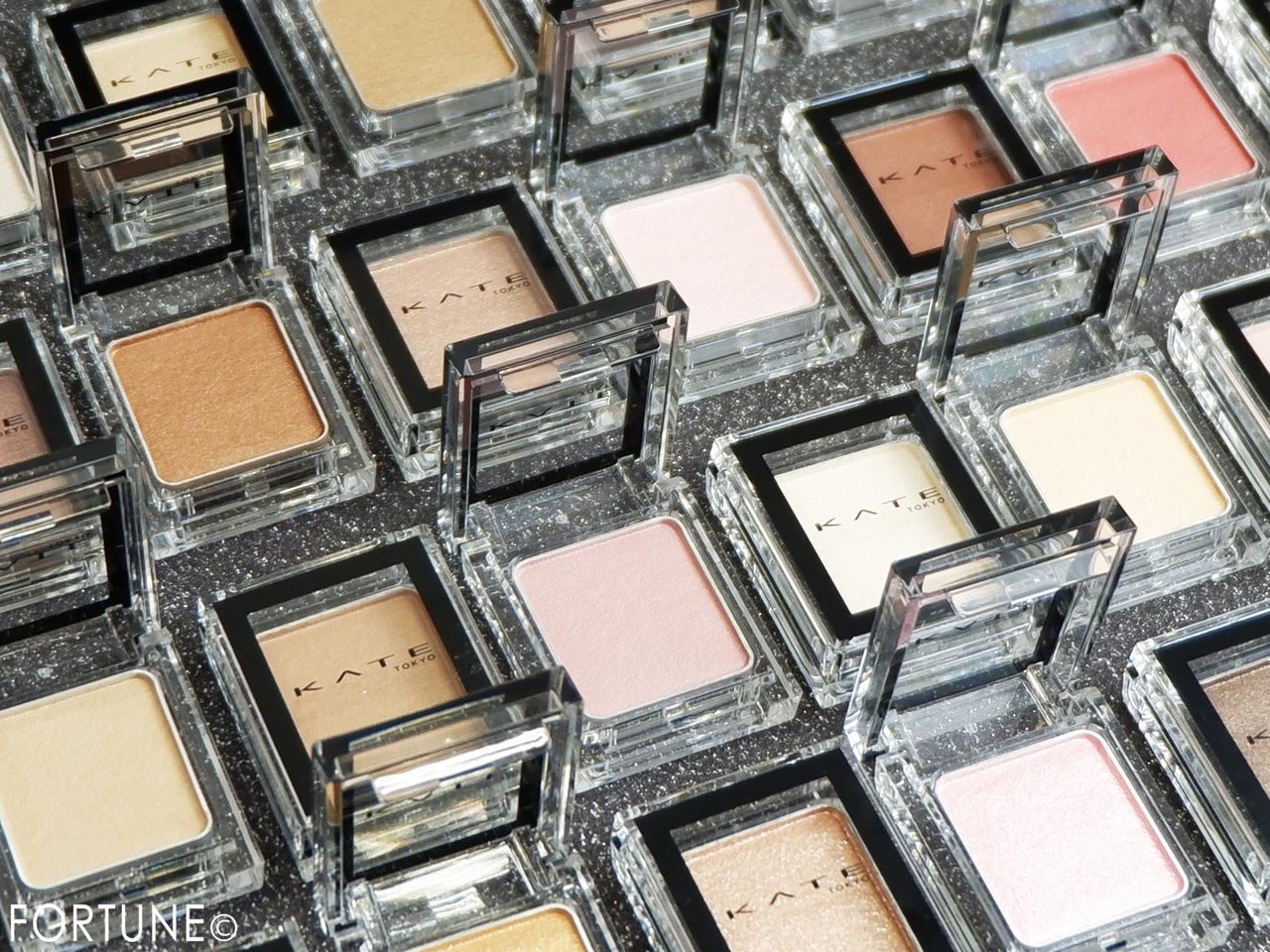 KATE　単色アイシャドウ「ケイト ザ アイカラー」