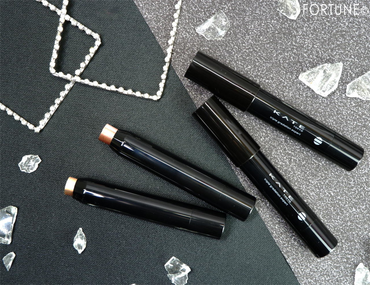 KATE（ケイト）2019夏新作コスメ♡アイシャドウ「トリプルグラデエキスパート」