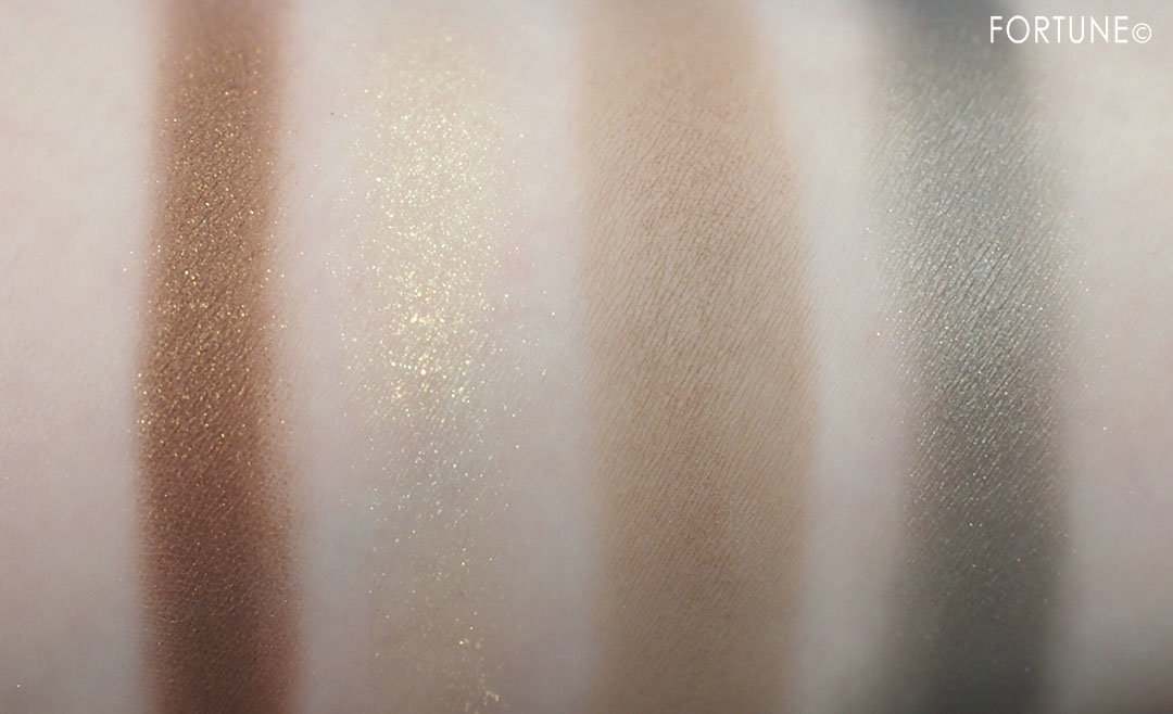 「カモ アイシャドー パレット」スウォッチ