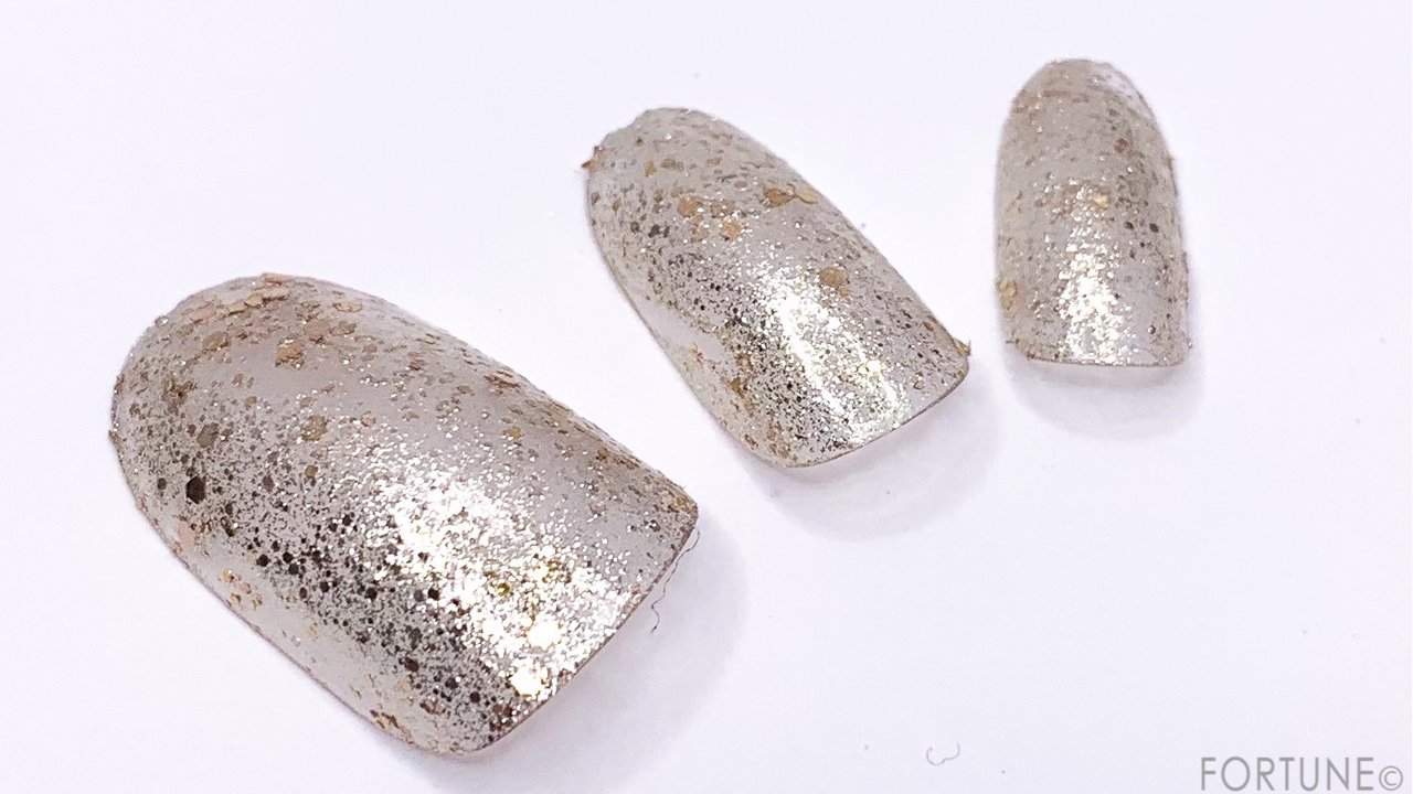 ジーエヌ バイ ジーニッシュマニキュア《09 パーティー 》