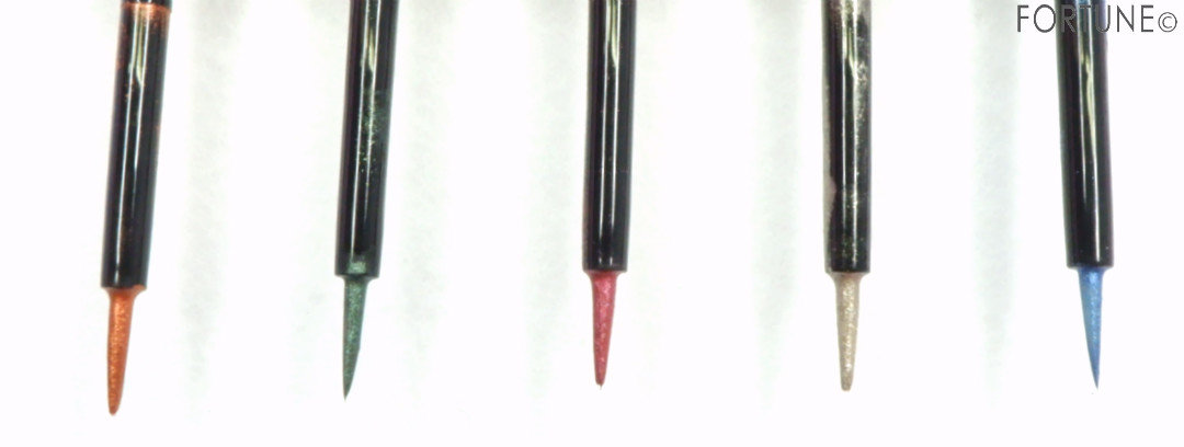 「ルナソル メタリックライナー」限定5色