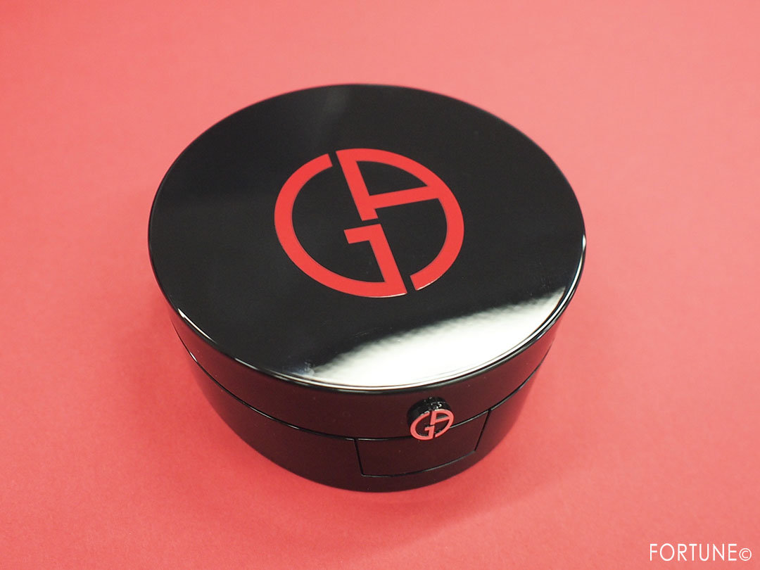 アルマーニ「パワーファブリックコンパクト」